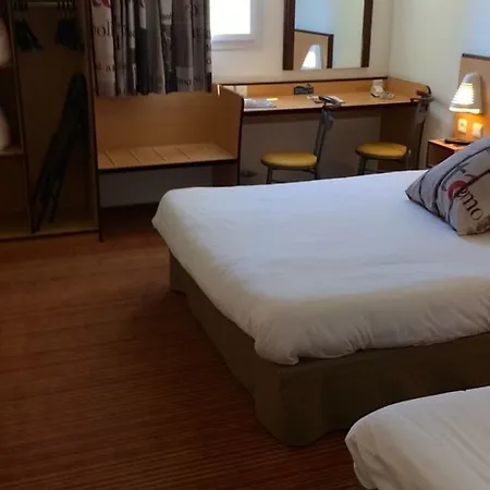 Ace Ferrand La Pardieu Отель Клермон-Ферран